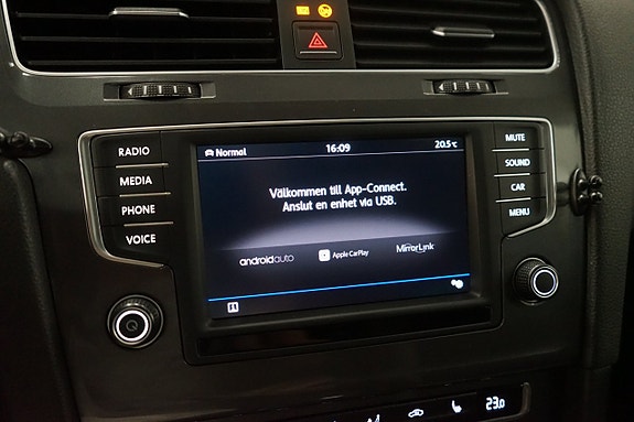Volkswagen Golf Alltrack 13 of 20