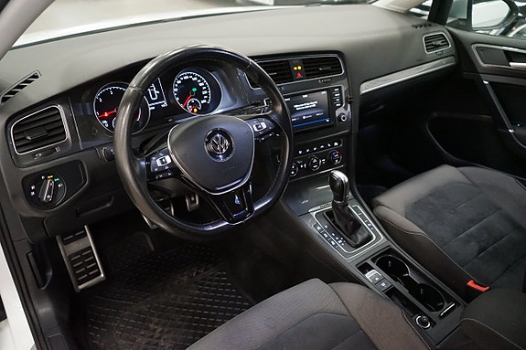 Volkswagen Golf Alltrack 9 of 20