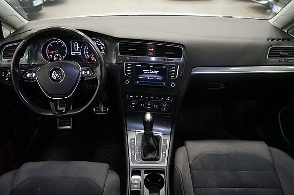 Volkswagen Golf Alltrack 8 of 20