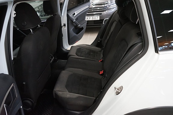 Volkswagen Golf Alltrack 11 of 20