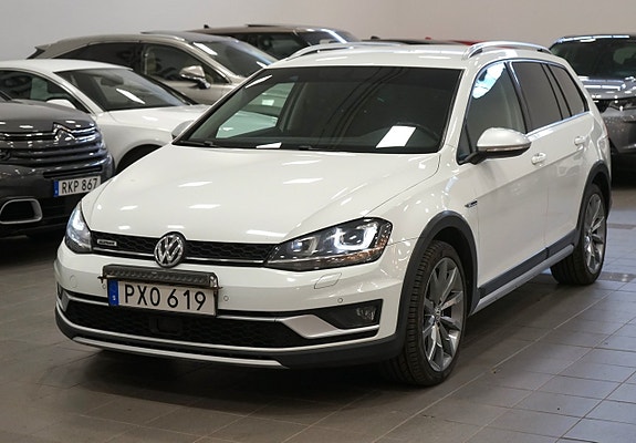 Volkswagen Golf Alltrack 2 of 20