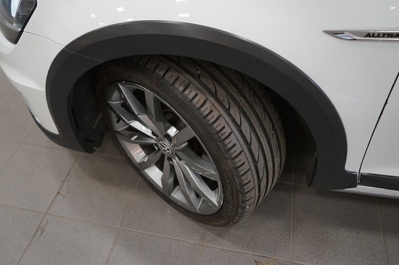 Volkswagen Golf Alltrack 17 of 20