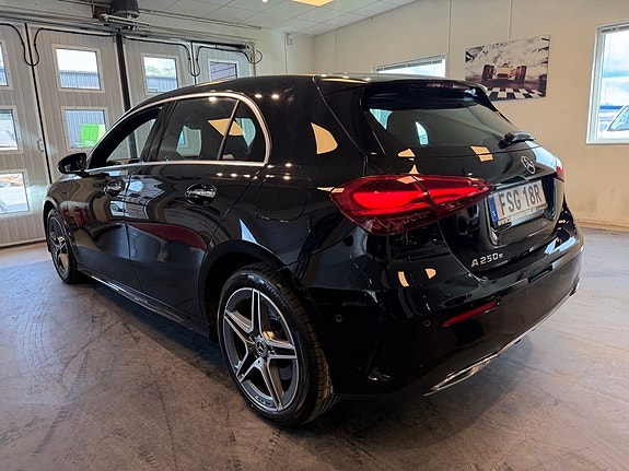 Mercedes-Benz A250 e 3 of 5