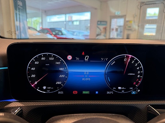 Mercedes-Benz A250 e 11 of 25