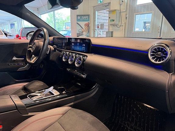 Mercedes-Benz A250 e 9 of 25