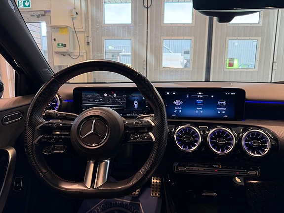 Mercedes-Benz A250 e 8 of 25