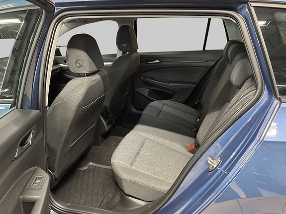 Volkswagen Golf VIII 10 of 25