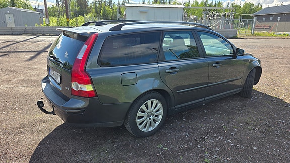 Volvo V50 3 of 4