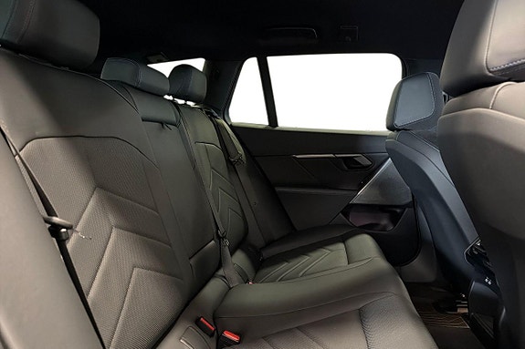 BMW i5 7 of 18