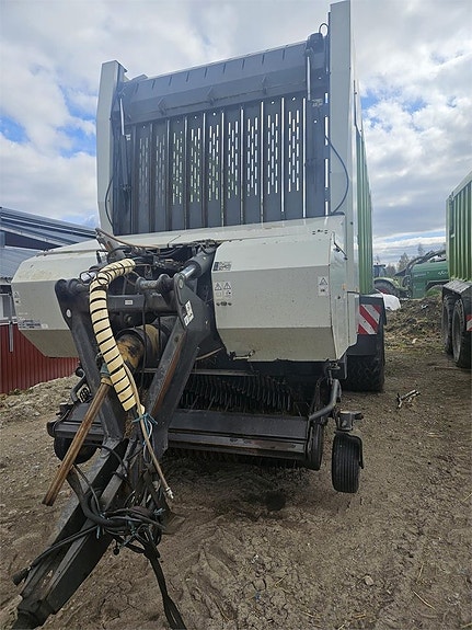 CLAAS Cargo 9500 2 of 6