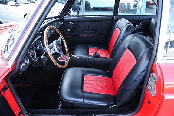 MG MGB 10 of 16