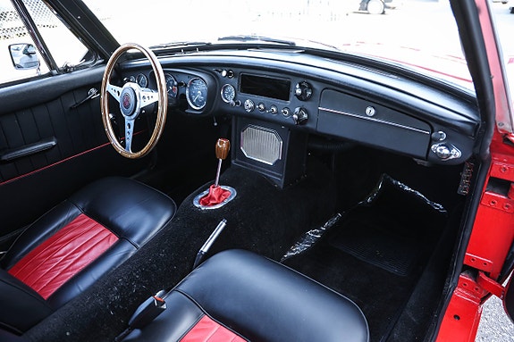 MG MGB 14 of 16