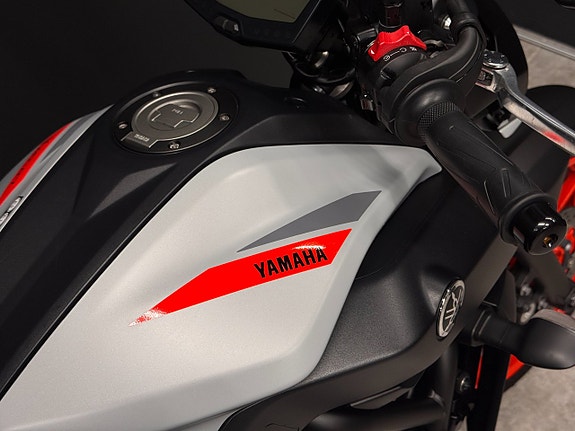 Yamaha MT-07 8 of 18