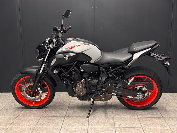 Yamaha MT-07 4 of 18
