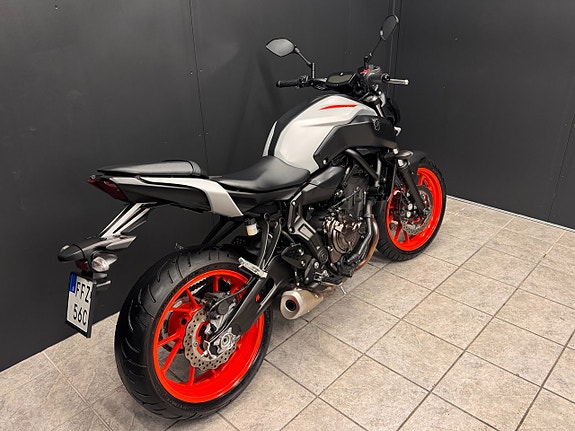 Yamaha MT-07 3 of 18