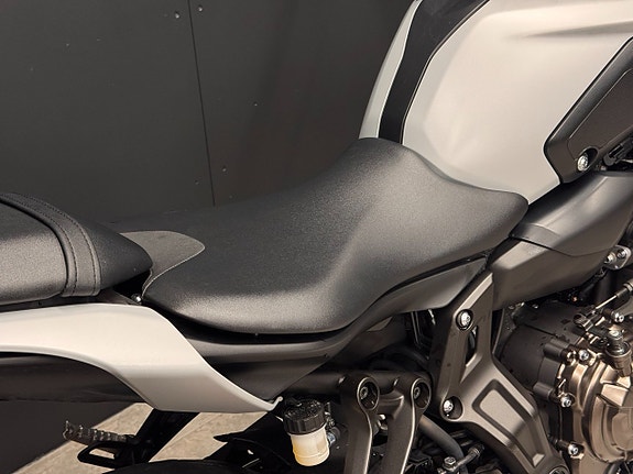 Yamaha MT-07 10 of 18