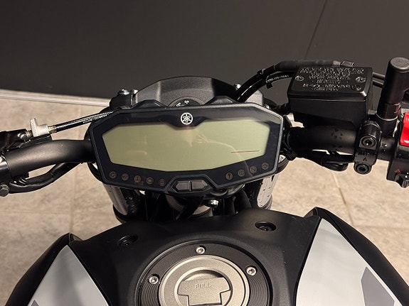Yamaha MT-07 12 of 18