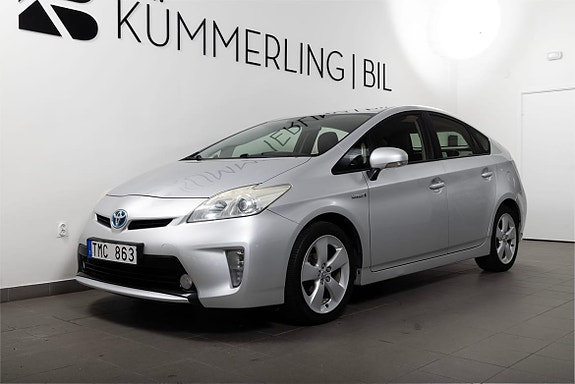 Toyota Prius 2 of 5