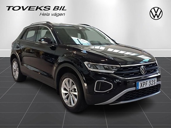 Volkswagen T-Roc 3 of 5