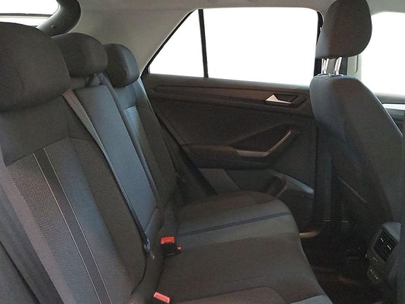 Volkswagen T-Roc 12 of 13