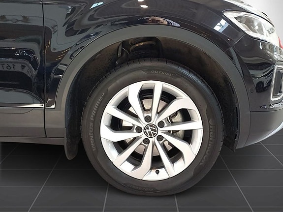Volkswagen T-Roc 9 of 13