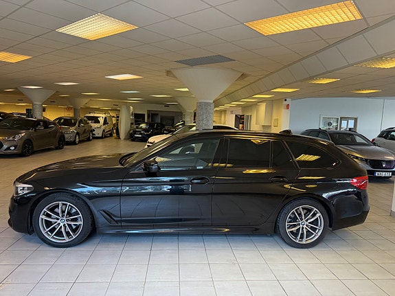 BMW 520d 2 of 5