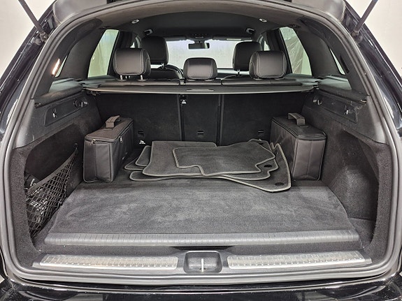 Mercedes-Benz GLC300 e 10 of 10