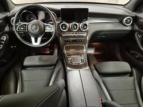 Mercedes-Benz GLC300 e 6 of 10