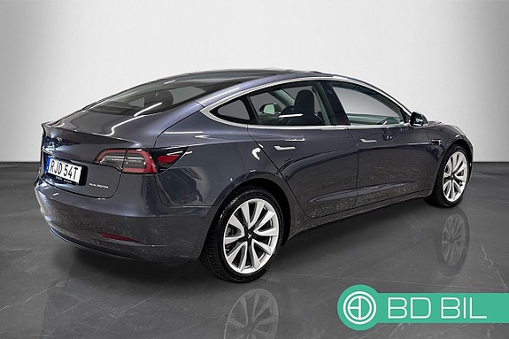 Tesla Model 3 4 of 5