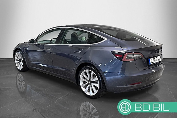 Tesla Model 3 2 of 5