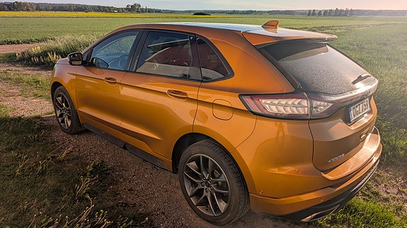 Ford Edge 2 of 5