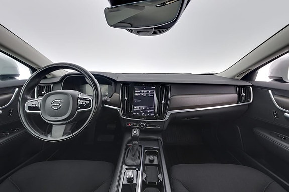 Volvo V90 Cross Country 7 of 14
