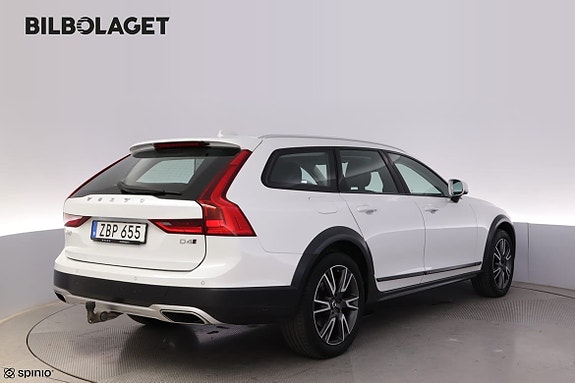 Volvo V90 Cross Country 3 of 5