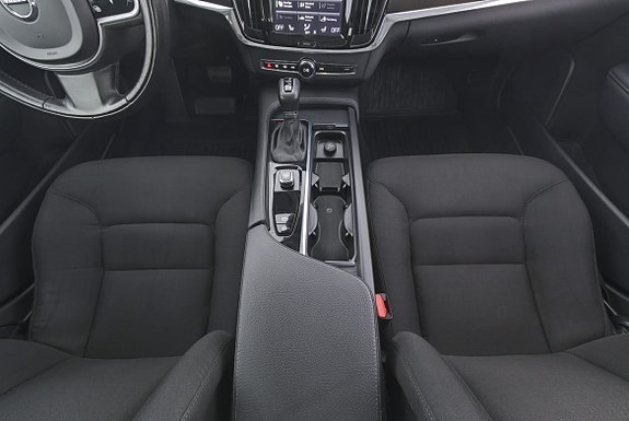 Volvo V90 Cross Country 9 of 14