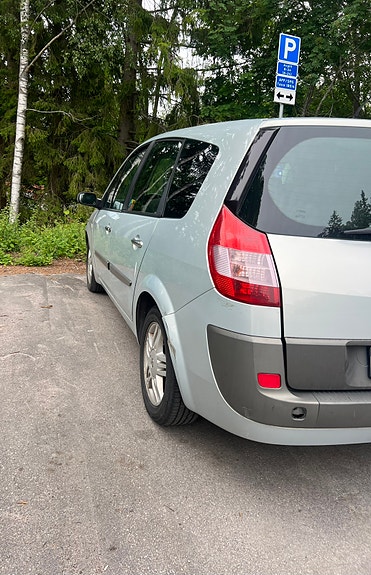 Renault Grand Scenic II 3 of 5