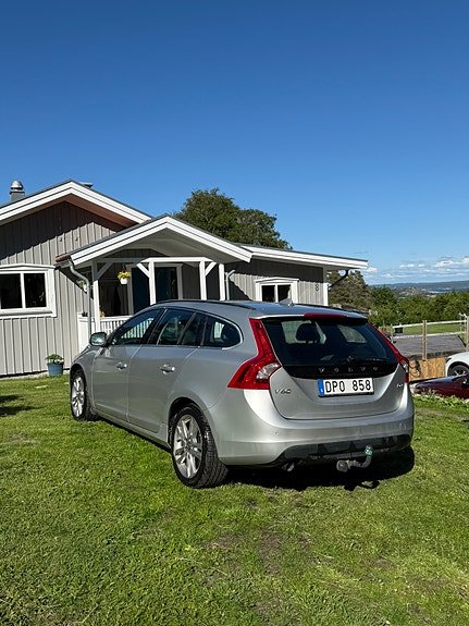 Volvo V60 3 of 5