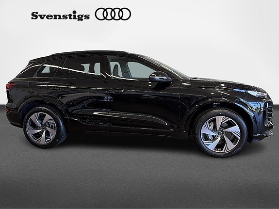 Audi Q6 e-tron 3 of 5
