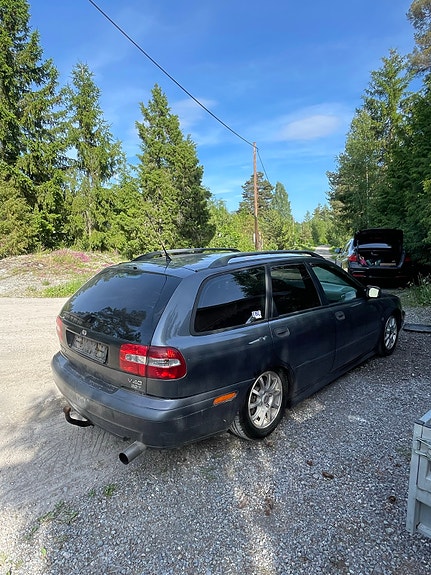 Volvo V40 4 of 5