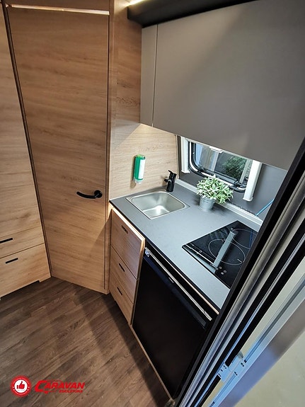 Knaus Yaseo 340 PX / 1100kg / E-Power 3 of 16