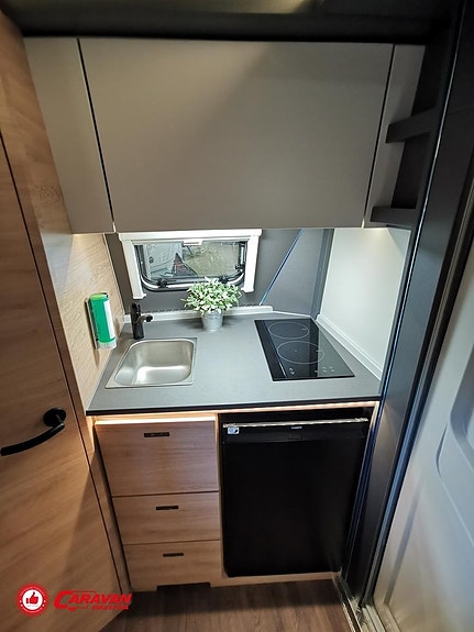 Knaus Yaseo 340 PX / 1100kg / E-Power 11 of 16