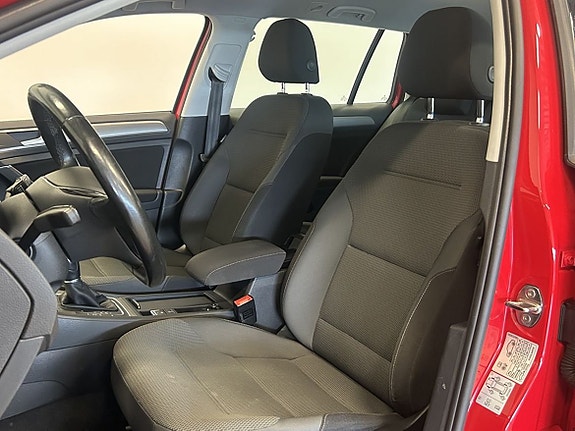 Volkswagen Golf VII 10 of 18