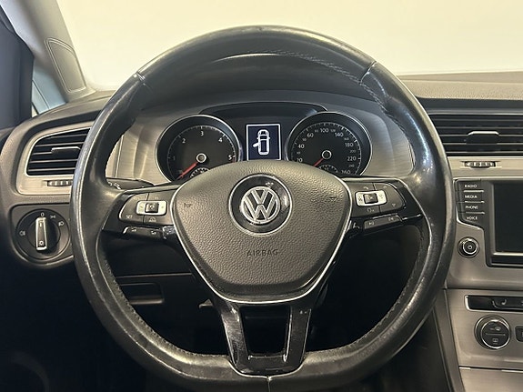 Volkswagen Golf VII 13 of 18