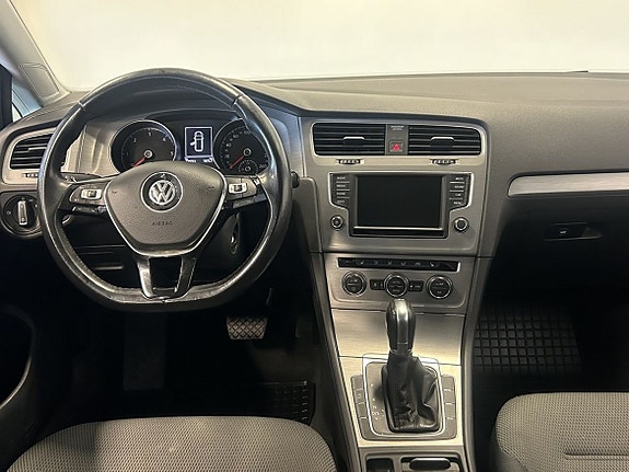 Volkswagen Golf VII 12 of 18