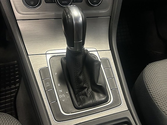 Volkswagen Golf VII 16 of 18
