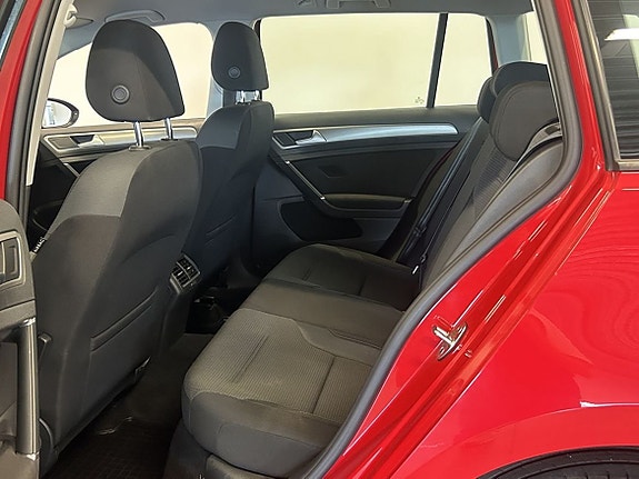 Volkswagen Golf VII 11 of 18