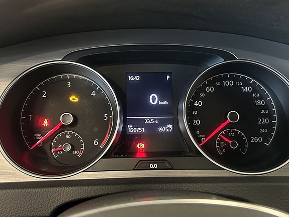 Volkswagen Golf VII 14 of 18