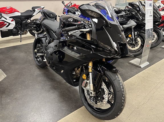 Yamaha YZF-R9 Tech Black 5 of 9