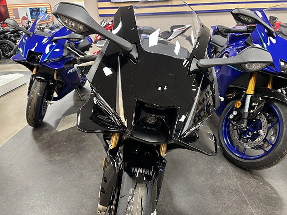 Yamaha YZF-R9 Tech Black 6 of 9