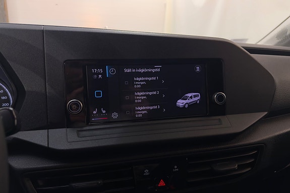 Volkswagen Caddy Maxi 16 of 22