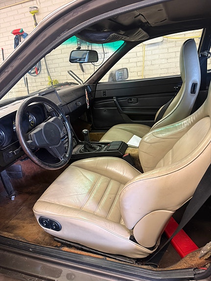 Porsche 944 7 of 9